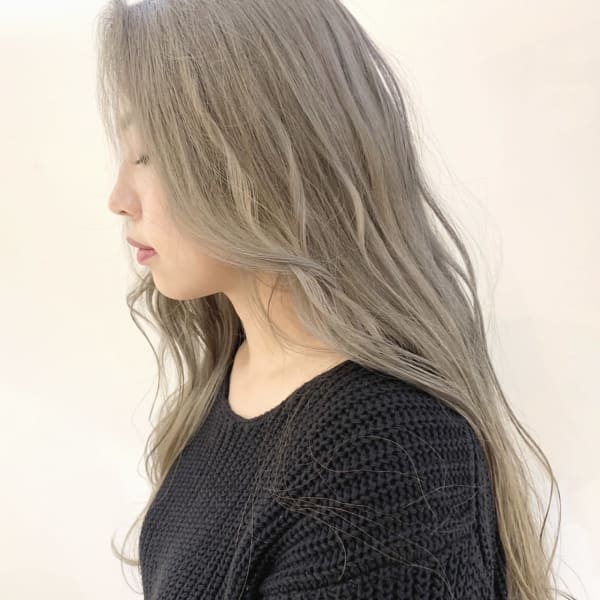 スモーキーベージュケアブリーチホワイトグレージュ