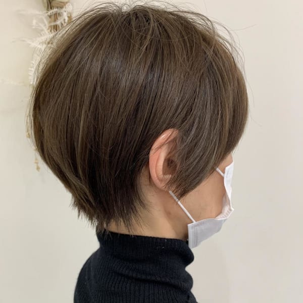 【40代フェミニンショート】