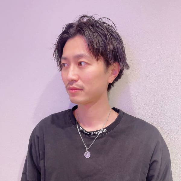 小関 宏 Vision 梅田店 ヴィジョン ウメダテン のスタッフ 美容院 美容室を予約するなら楽天ビューティ