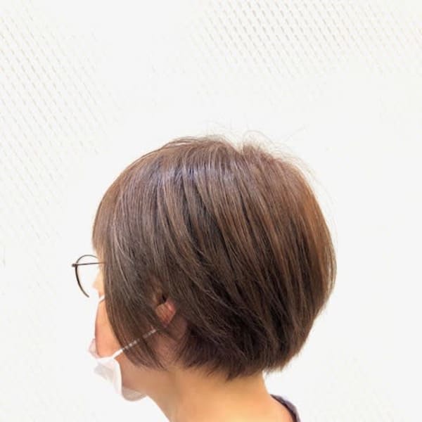 小顔/ショート/ショートボブ/暖色系カラー/白髪染め/50代