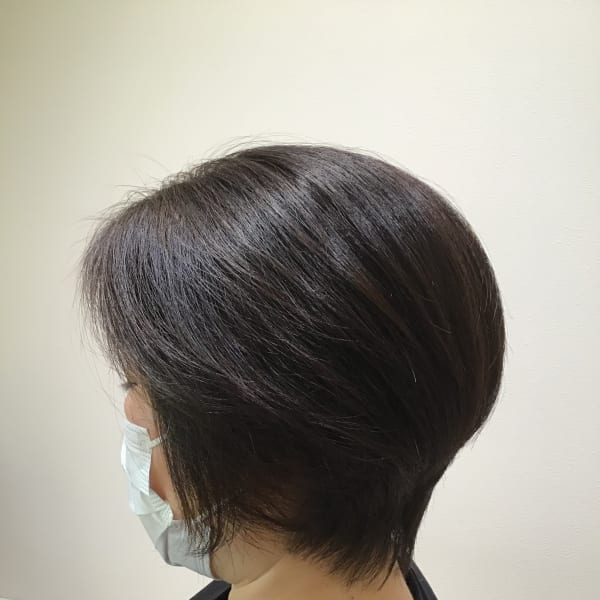 丸みを出したショートボブ