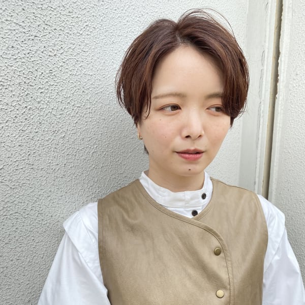 ハンサムショート×ピンクベージュカラー|MIJYORE