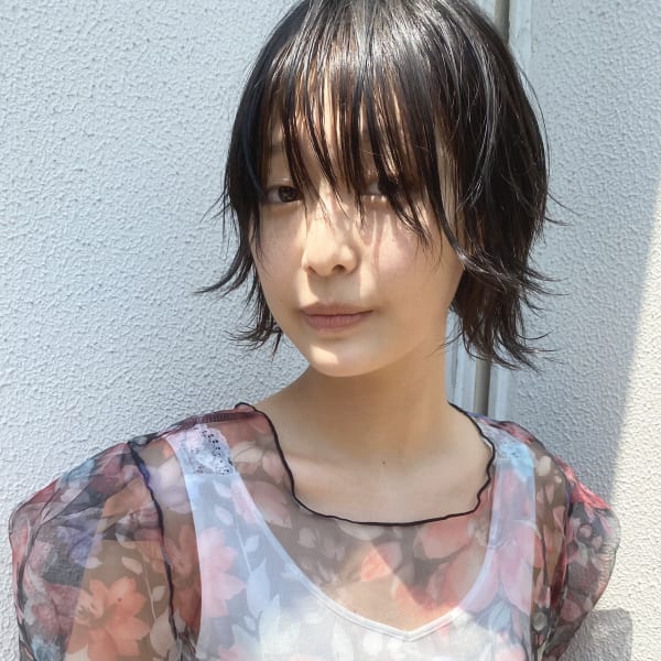 外ハネ無造作ショートレイヤー