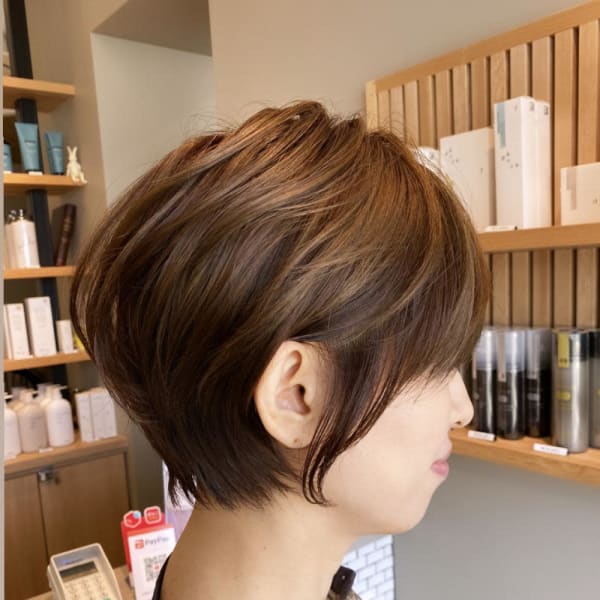 横顔美人ショート