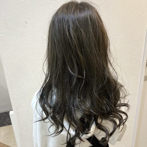 アッシュグレージュ