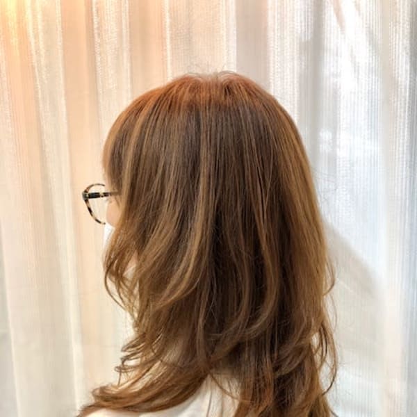 ウルフレイヤー/前上がり/くびれヘア/暖色系/小顔/40代