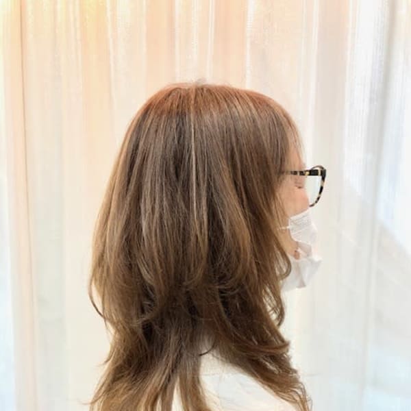 ウルフレイヤー/前上がり/くびれヘア/暖色系/小顔/40代