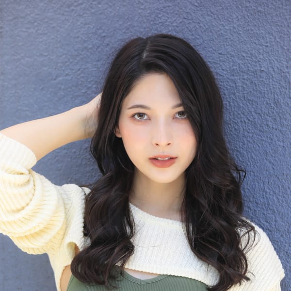 黒髪かき上げスタイル