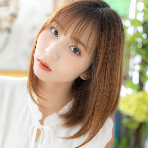 インナーカラー外国人風小顔シースルーバング ハイライトカラー