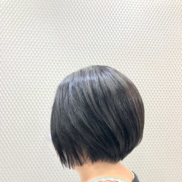 黒髪/小顔/ショート/ショートグラ/前下がり/30代40代