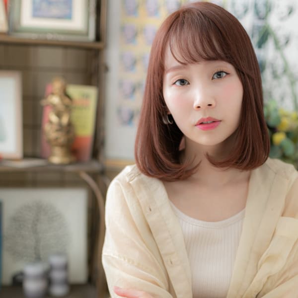シースルーバング小顔前下がりピンクブラウン こなれヘア