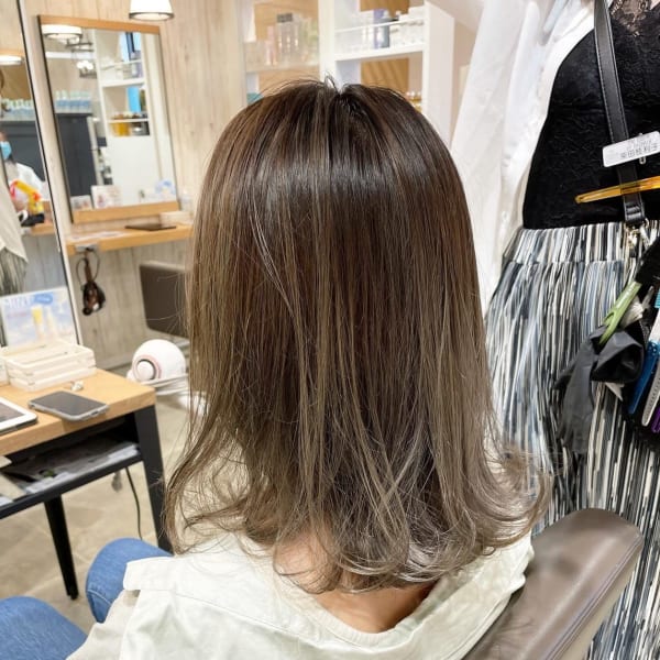 バレイヤージュベージュカラー