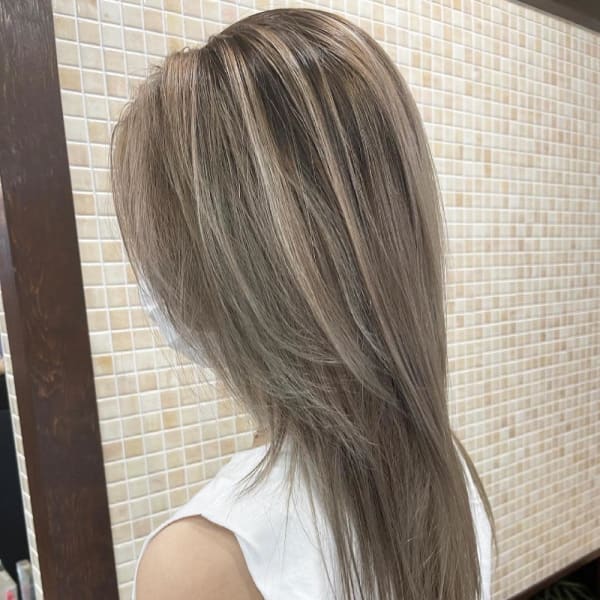 ★浅めシャドウルーツのバレイヤージュ★