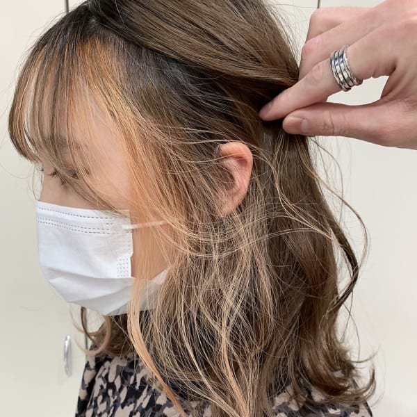 フェイスフレーミングカラー