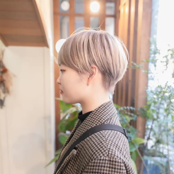 《e's中目黒美容室》透明感ナチュラルベージュ【Genta】