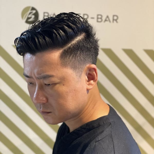 大人のサイドパートスタイル【BARBER-BAR】