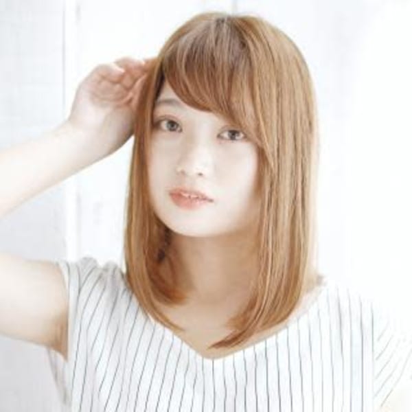 ハイトーンナチュラルストレートスタイル