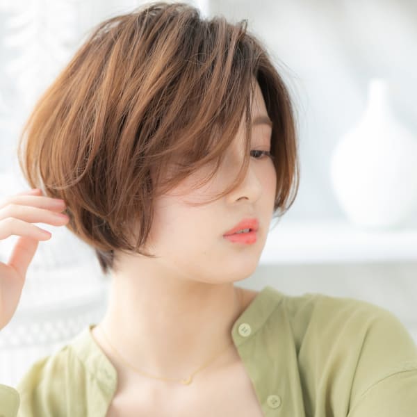 アシンメトリーバレイヤージュ前下がりボブ マッシュボブ