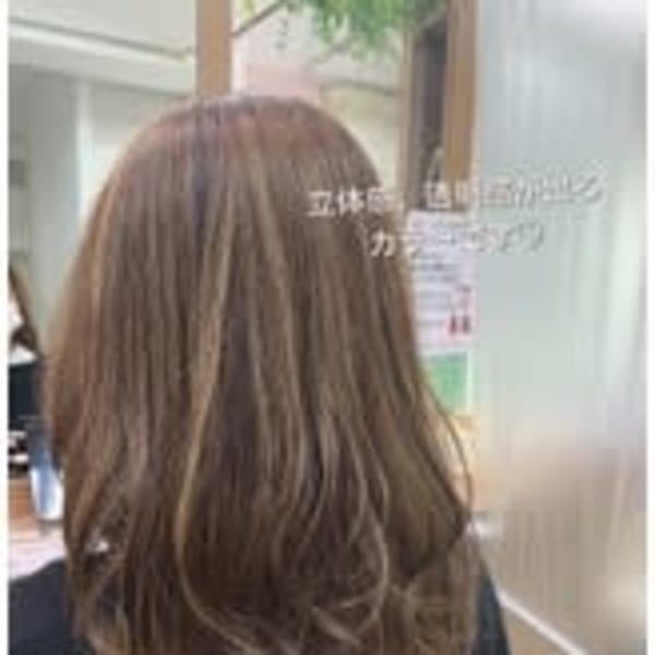 大人かわいいハイライトカラー