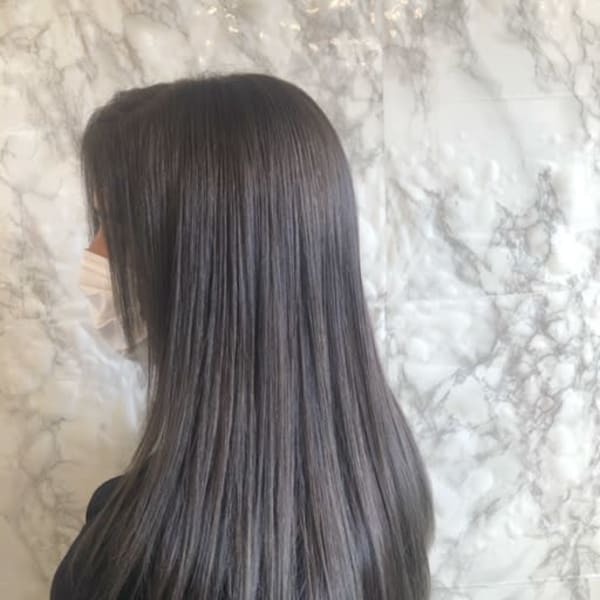 ロング×高彩度グレージュカラー|Flow