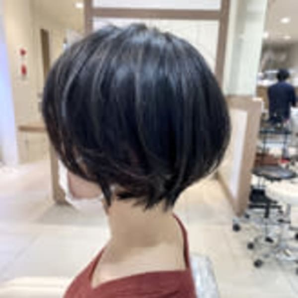 黒髪ショートボブが美しい【Ash大泉学園店 横山直輝】