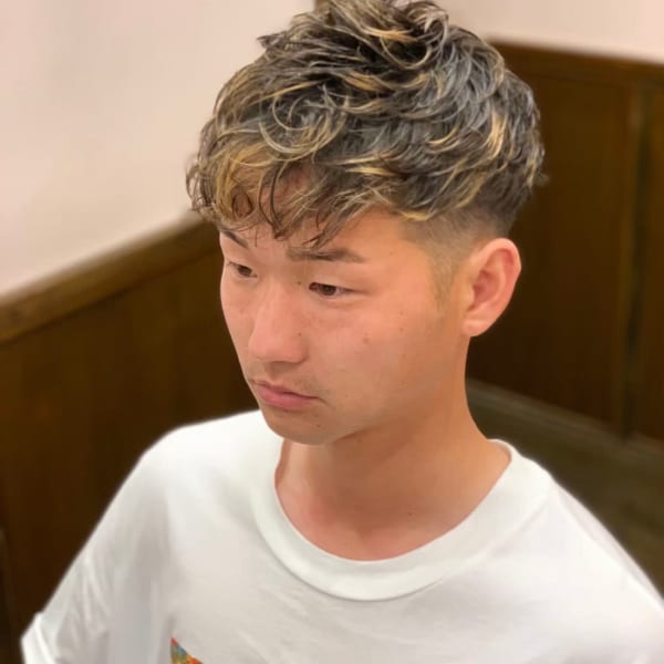 束感ツーブロックスタイル