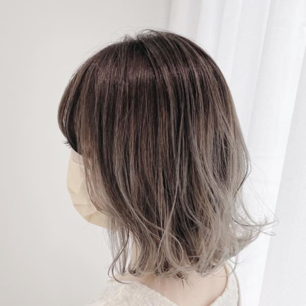 《高橋舞》バレイヤージュ ハイライト アッシュ