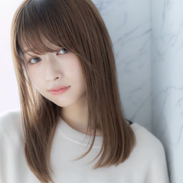 【イノセントなストレートセミロング】軽やか&滑らかな美髪♪