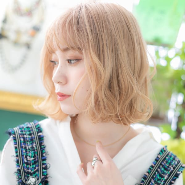 韓国風大人ハイライト透け感外ハネカールボブ　こなれヘア