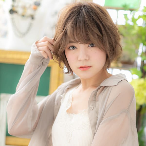 大人ハイライト斜めバング小顔マッシュボブ　マロンベージュ