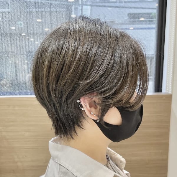 【透明感のある暗髪】イルミナカラーハンサムショート