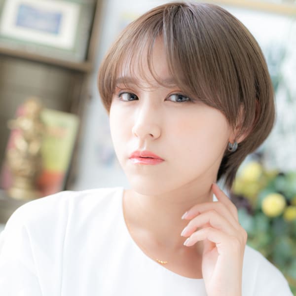 バレイヤージュ外国人風前下がりマッシュボブ 小顔補正立体カッ