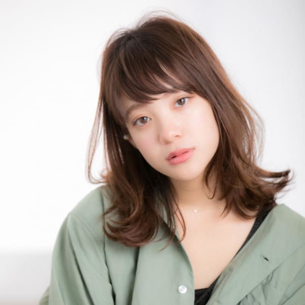 くびれミディアムレイヤー 担当しおん