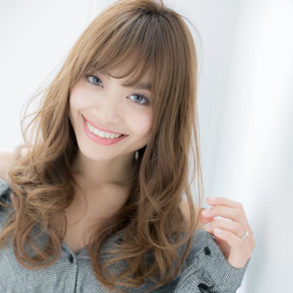 【華やかヘルシーウェーブ】弾むカールと透明感のヘルシーロング