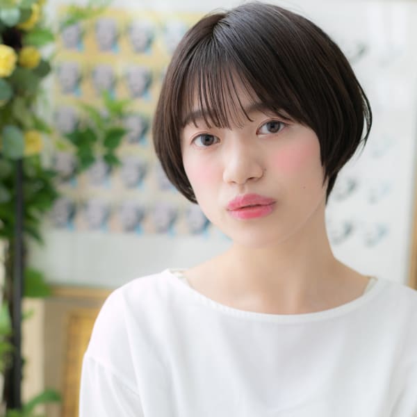 シースルーバング黒髪丸みショート大人ボブ チャコールグレー