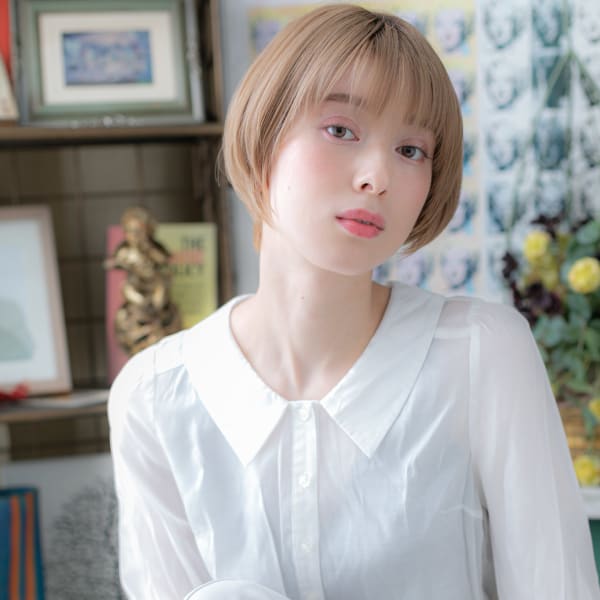 シースルーバング大人ハイライトマッシュボブ　パールホワイト