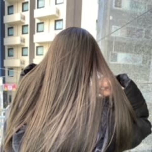 グレージュハイトーン透明感ホワイトカラー