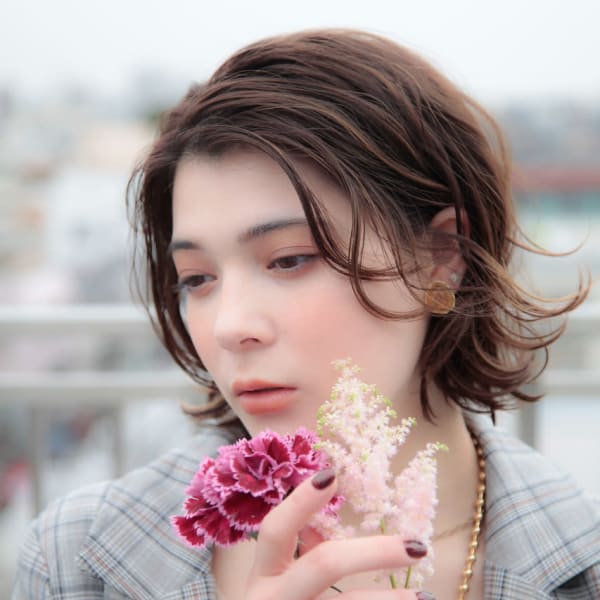 波ウェーブ ゆるヘア 前下がりボブ ハイライト 大人ボブ|Ash 吉祥寺店