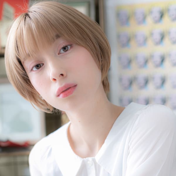 シースルーバング大人ハイライトマッシュボブ　ボブショート