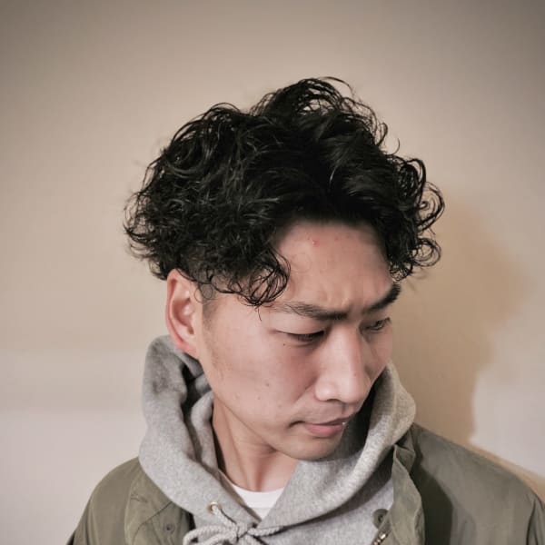 外ハネパーマスタイル