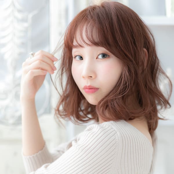 大人かわいいカシスブラウン小顔くびれミディ　鎖骨ミディアム