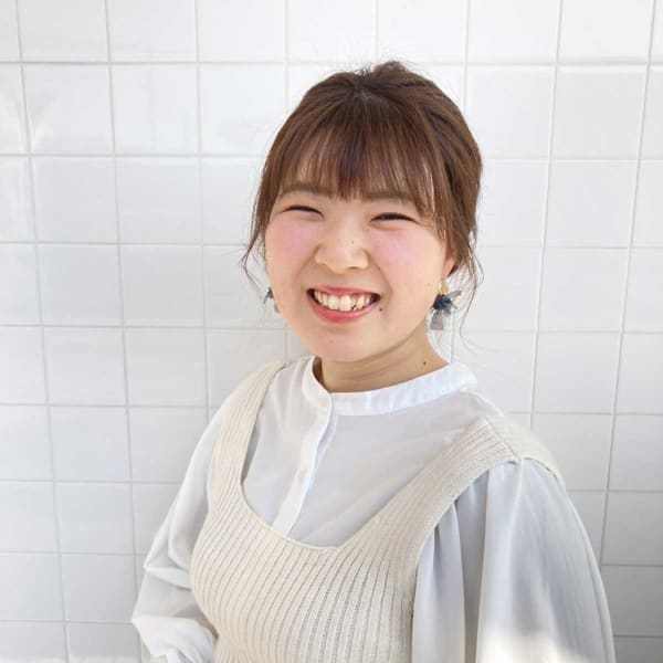 ART HAIR UP-PU【アート ヘアー アップップ】のスタッフ紹介。石田 美凪