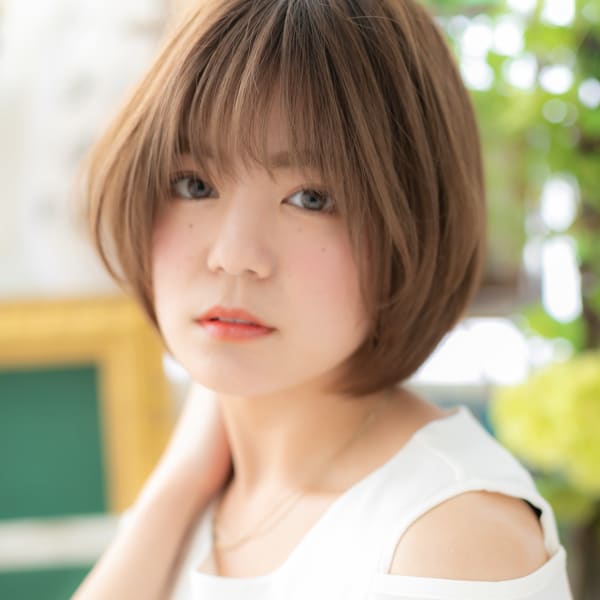 外国人風シースルーバング小顔前下がりボブ ステップボーンカッ