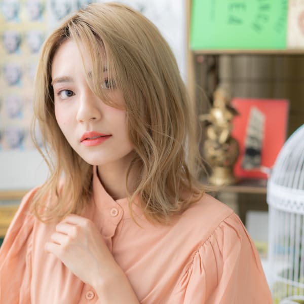 センターパート外国人風小顔抜け感ハイライト　メルトカラー