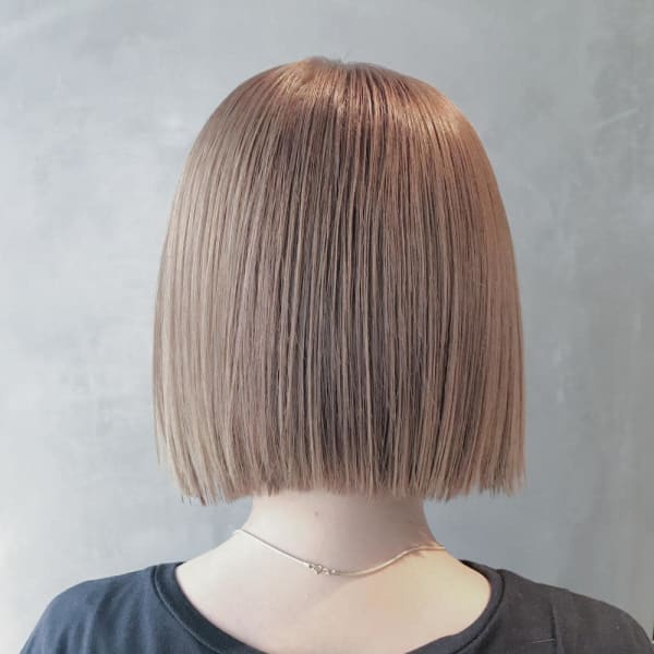 前下がりボブ　ストレート　ボブショート