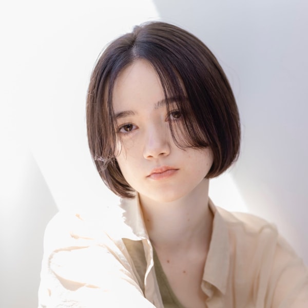 センターパート小顔ボブ|CLAN