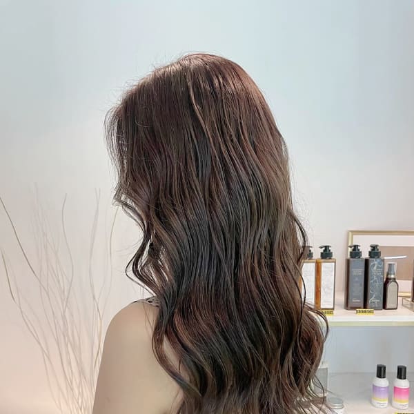 イルミナカラーでツヤのあるウェーブスタイル|HAIR WORKS familiar