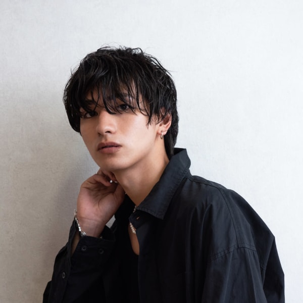 黒髪ウエットグロッシーパーマ×韓国風マッシュ