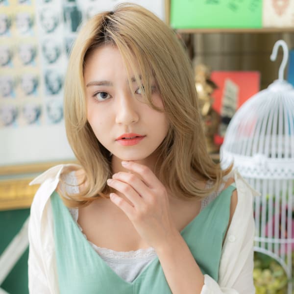 大人ハイライトかきあげ前髪エアリーミディ ミントアッシュ