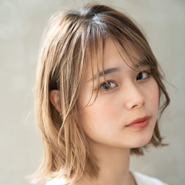 【この夏注目スタイルNo.1】外ハネフェザーボブ|FIX-hair 梅田店